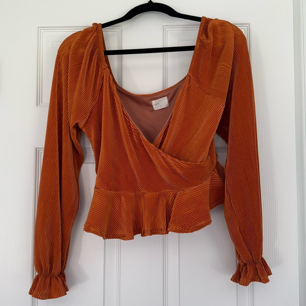 Dee Elly Brand New Pumpkin Peplum Shirt Large